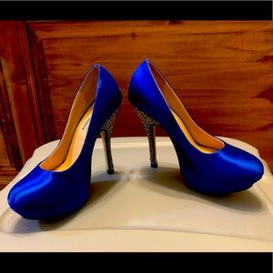 Size 6 heels only worn 1 time